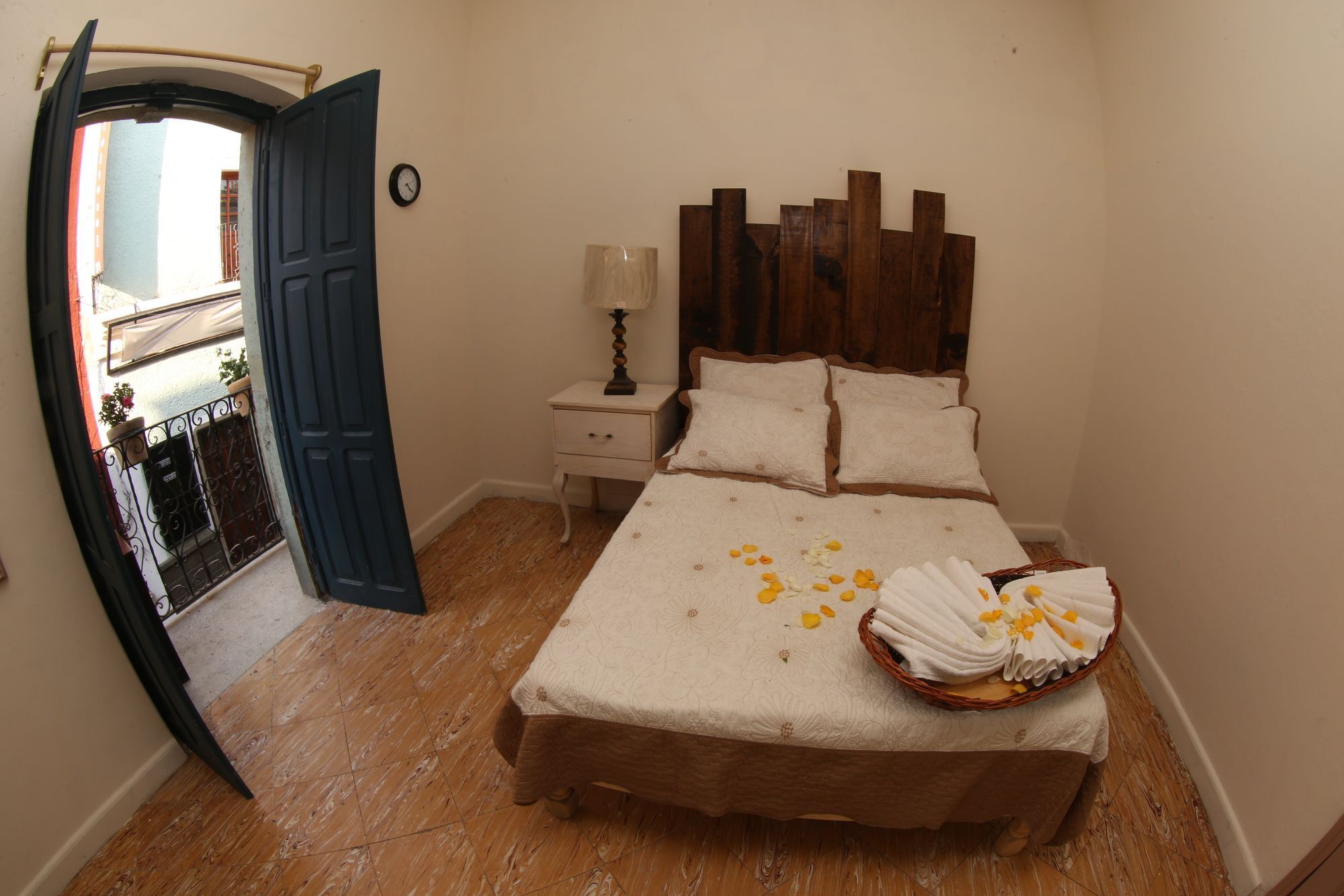Hostel Punto 72 غواناخواتو المظهر الخارجي الصورة