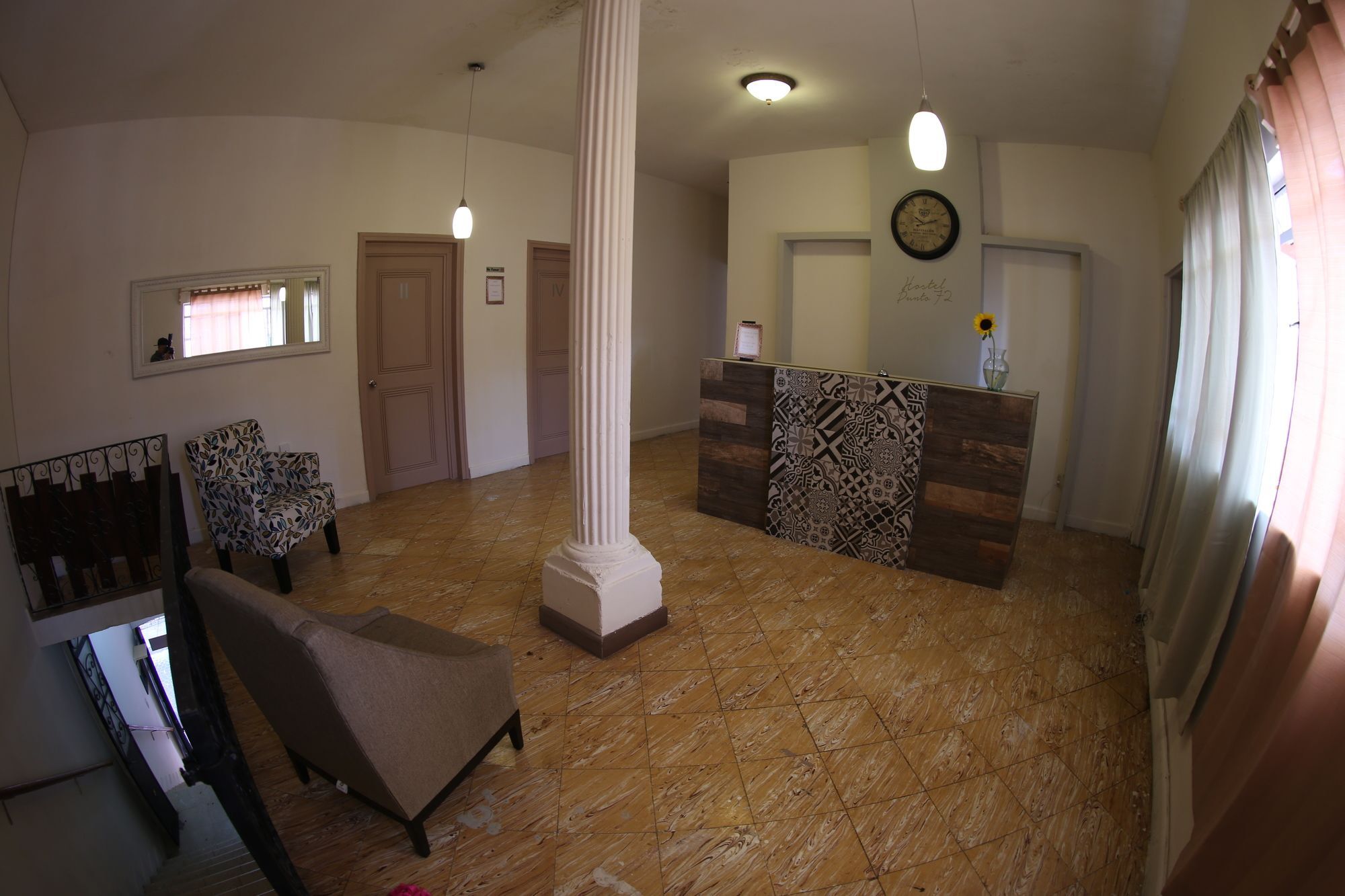 Hostel Punto 72 غواناخواتو المظهر الخارجي الصورة