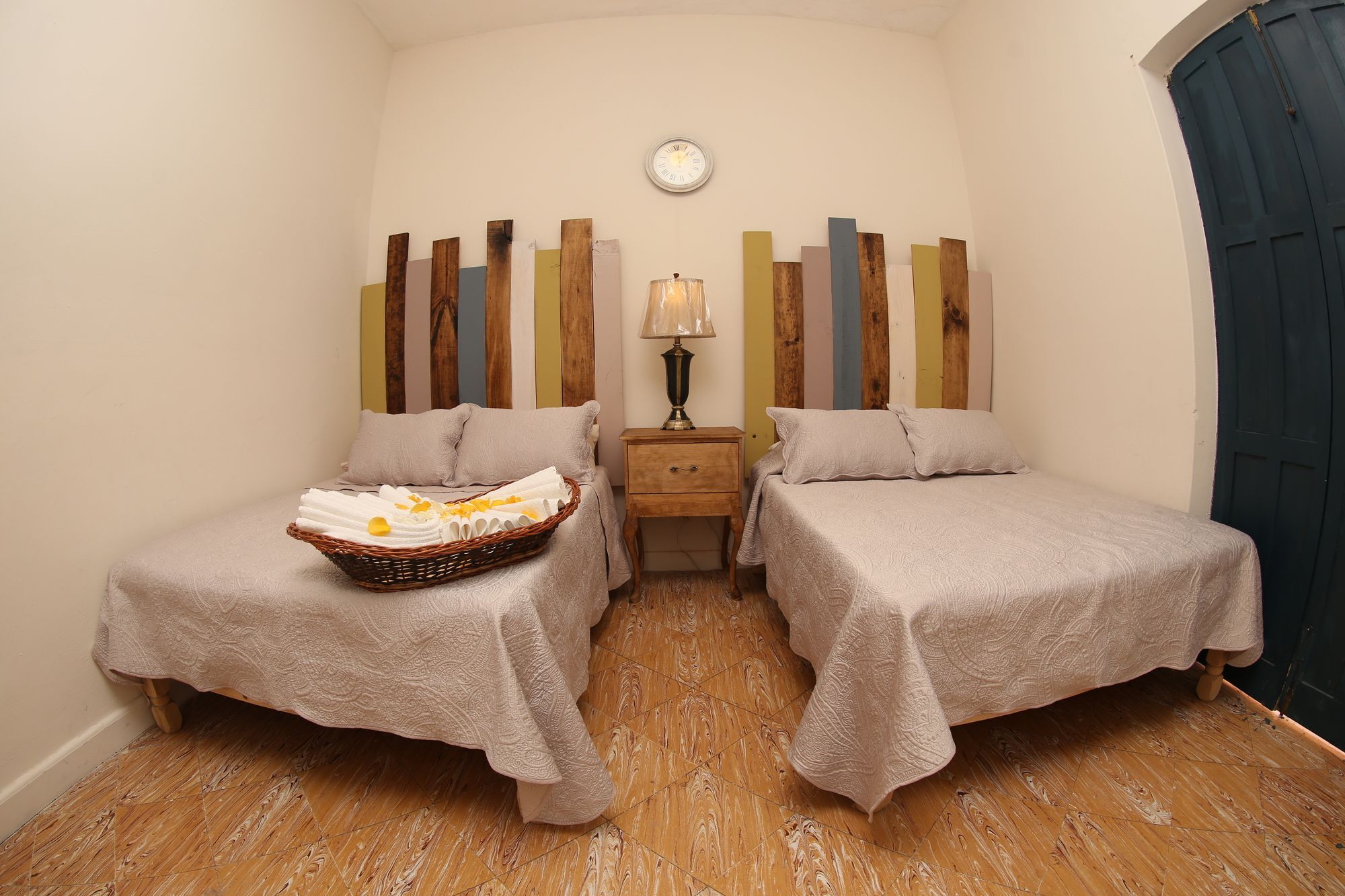 Hostel Punto 72 غواناخواتو المظهر الخارجي الصورة